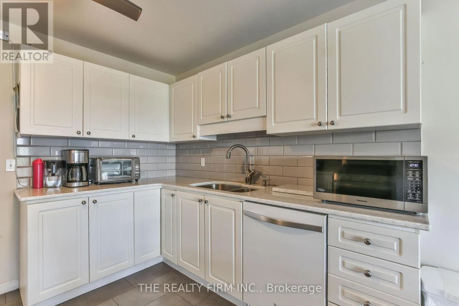 11 - 100 STROUD CRESCENT #11