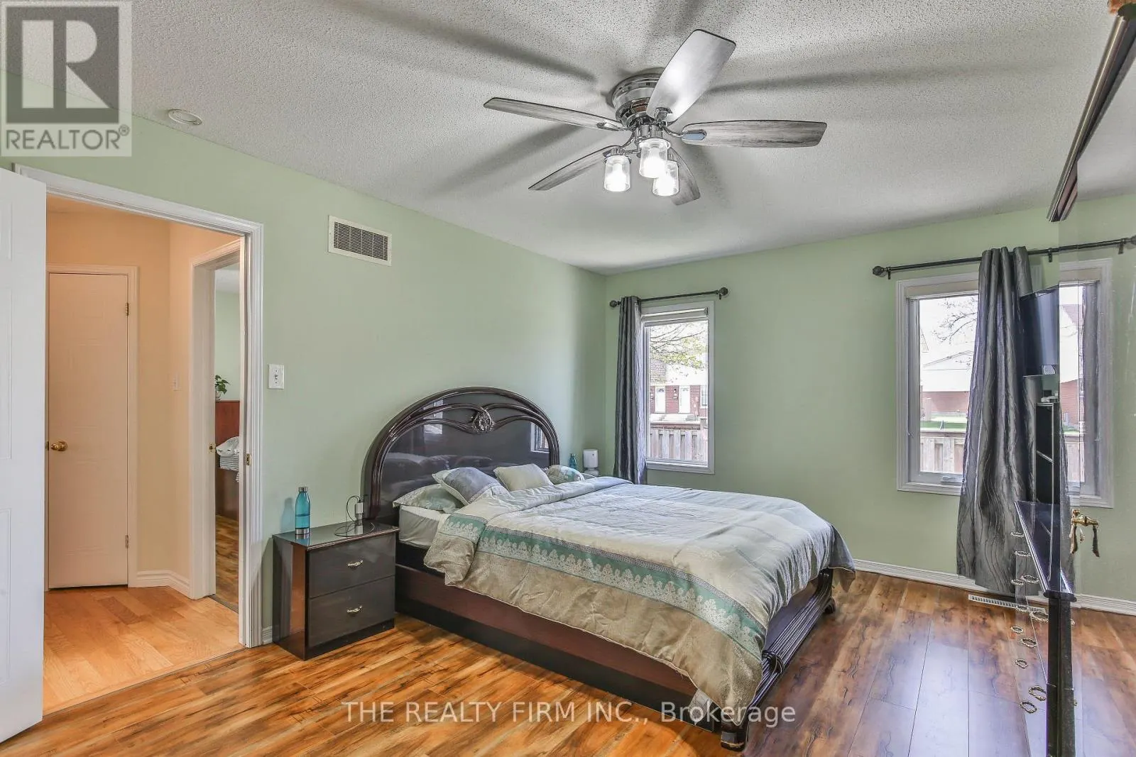 11 - 100 STROUD CRESCENT #11