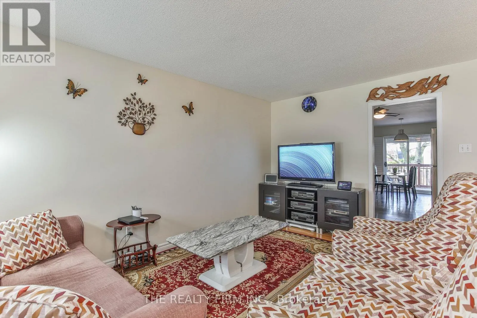 11 - 100 STROUD CRESCENT #11