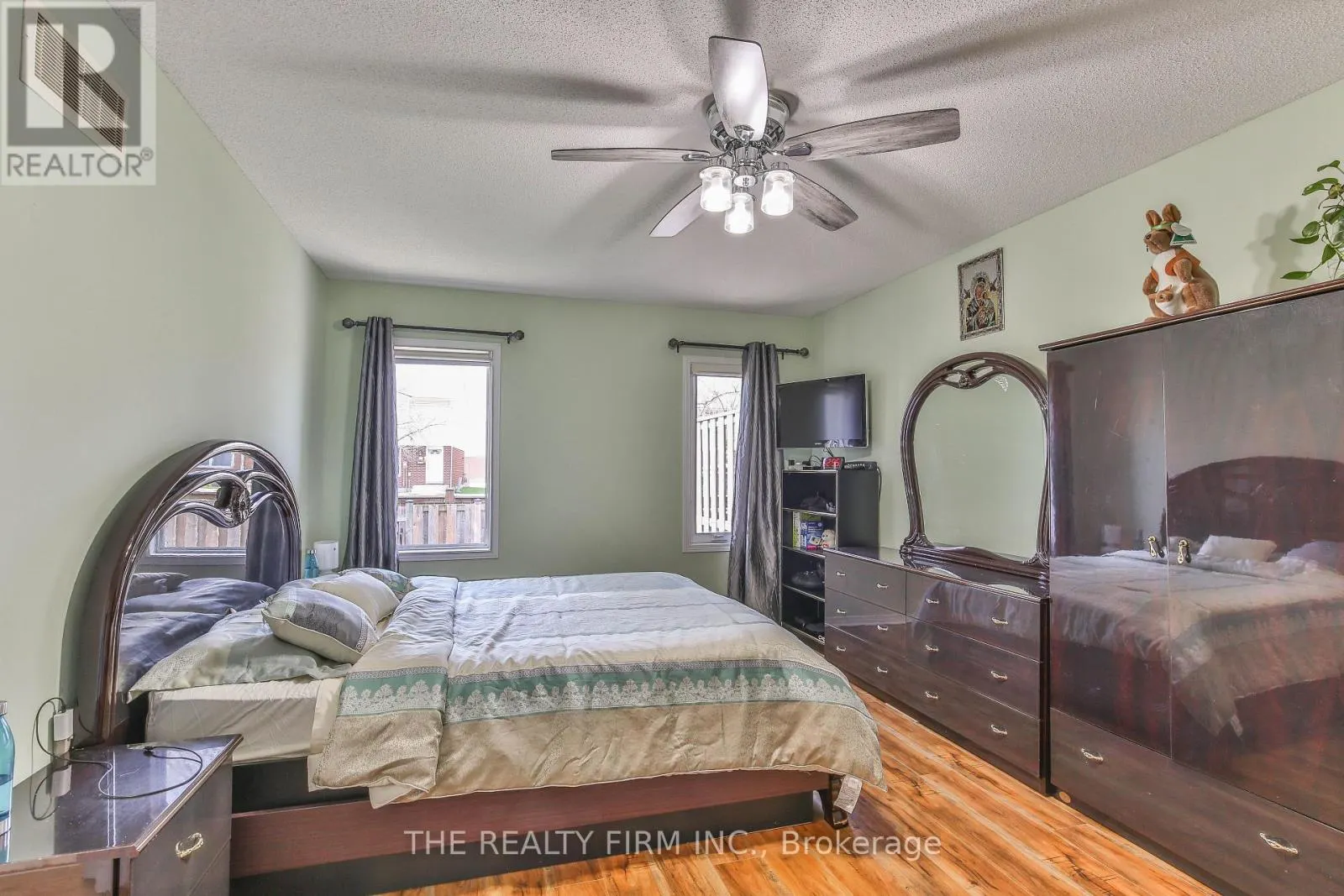 11 - 100 STROUD CRESCENT #11