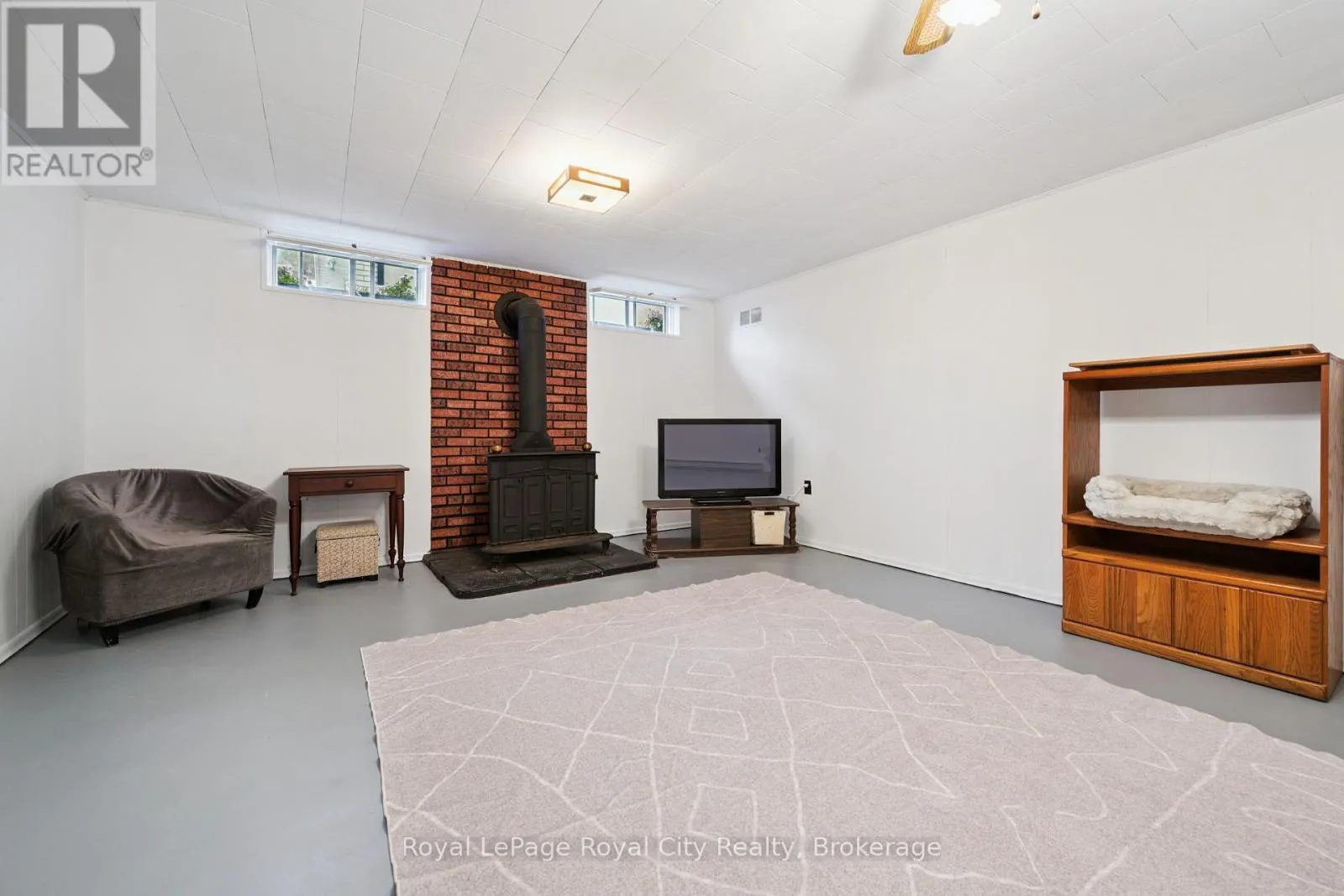 37 KENWOOD CRESCENT