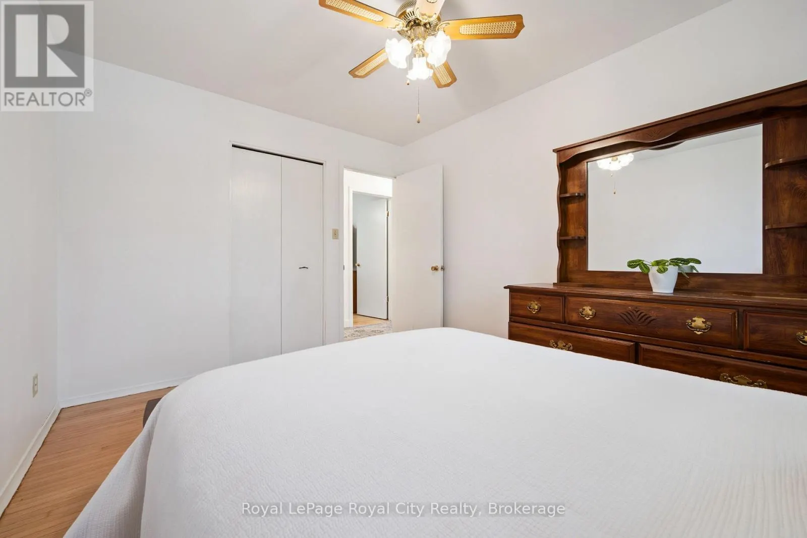 37 KENWOOD CRESCENT
