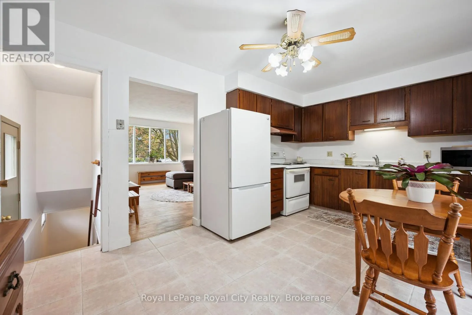 37 KENWOOD CRESCENT