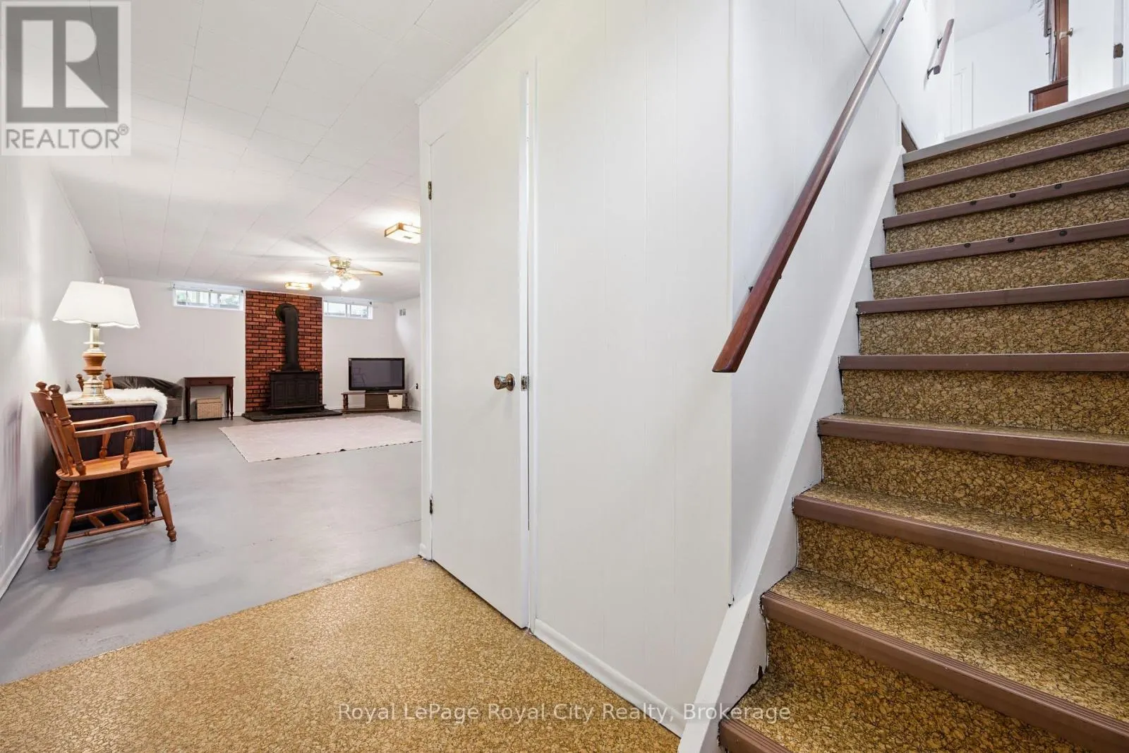 37 KENWOOD CRESCENT