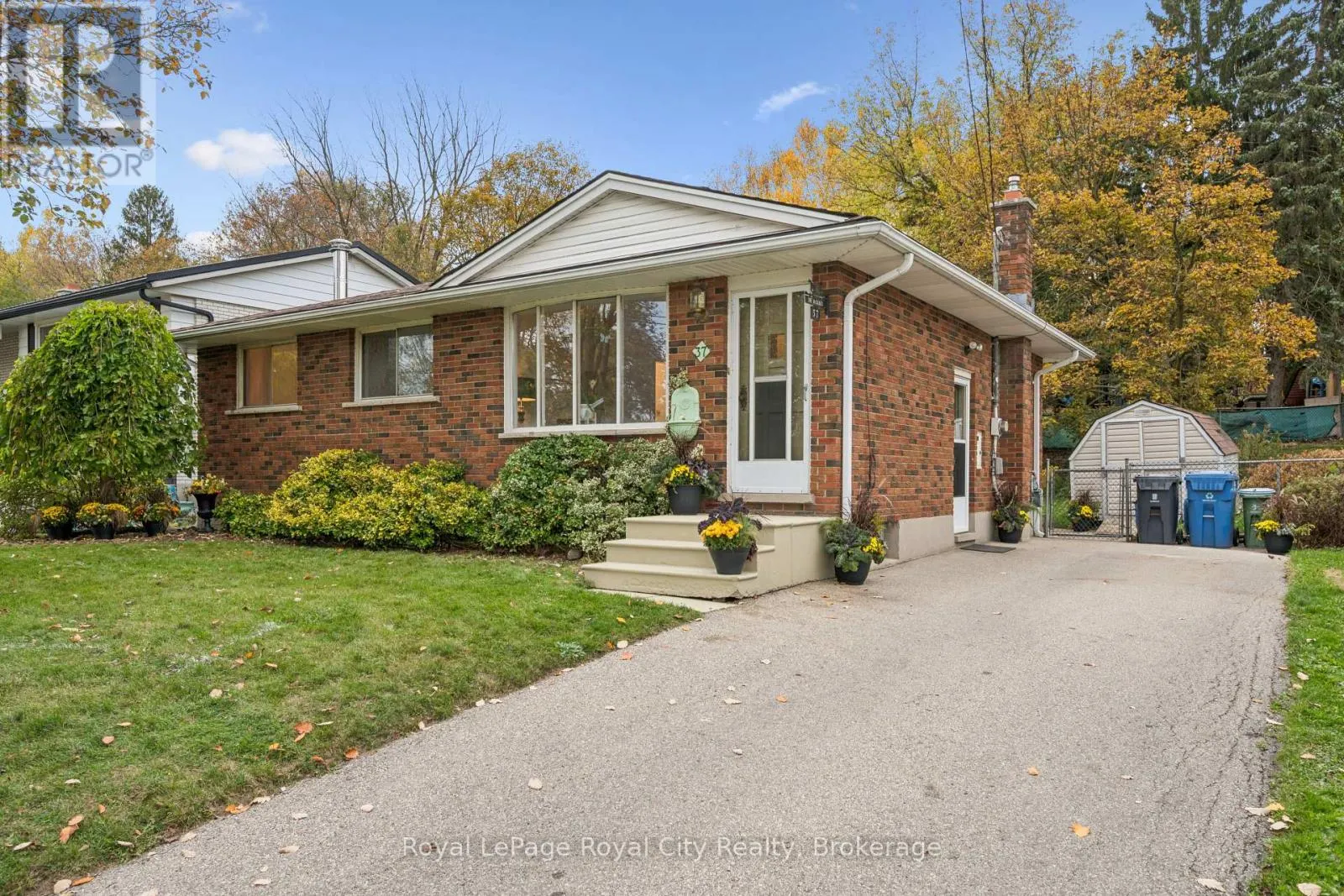 37 KENWOOD CRESCENT