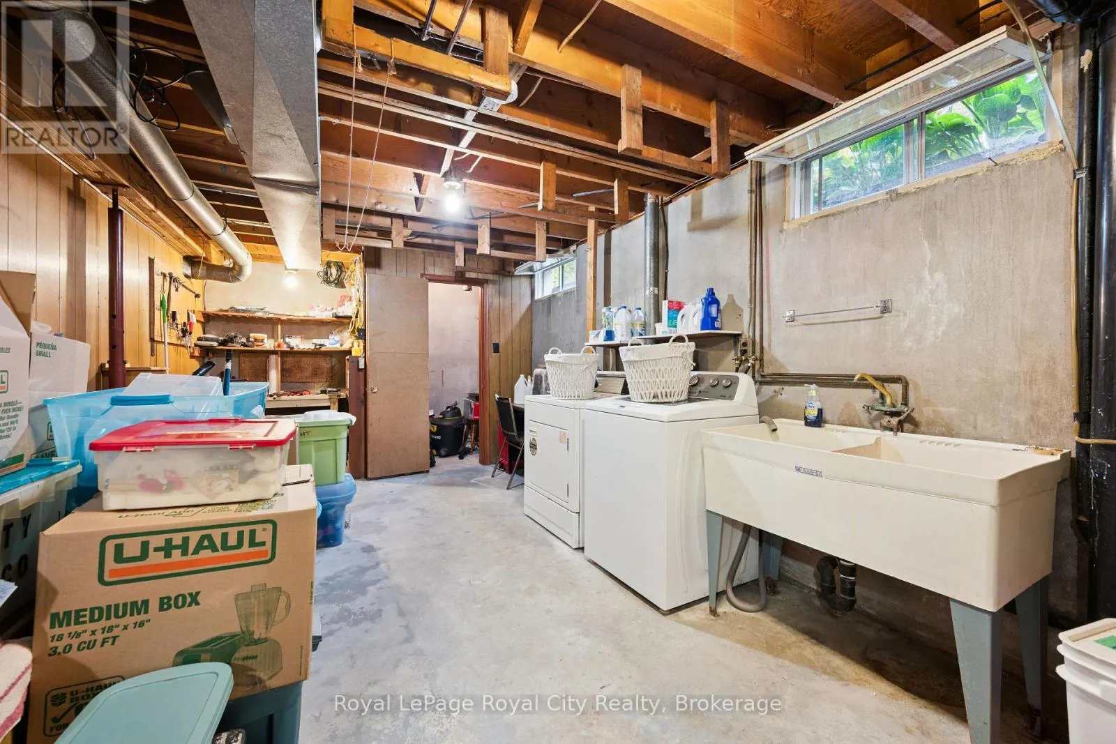37 KENWOOD CRESCENT