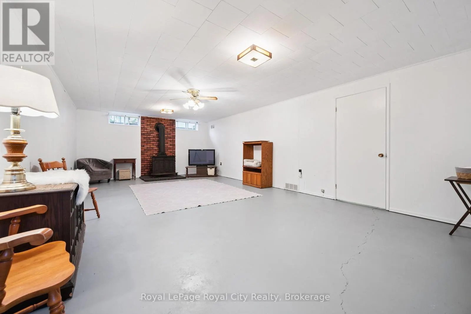 37 KENWOOD CRESCENT