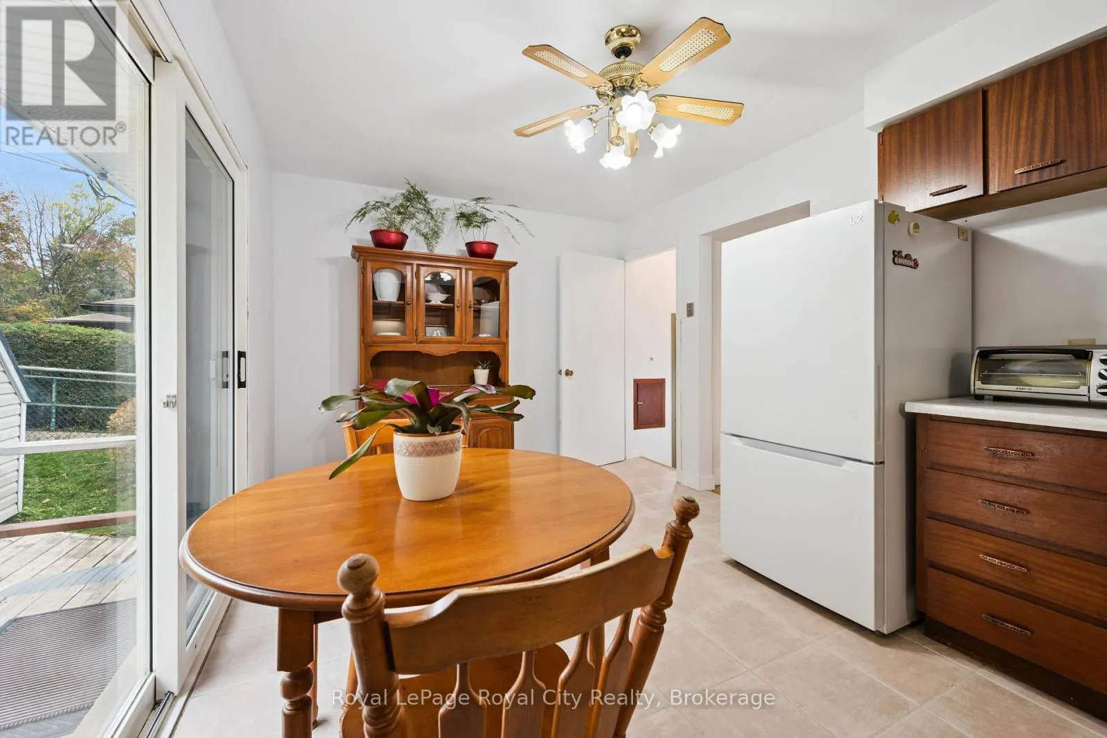 37 KENWOOD CRESCENT