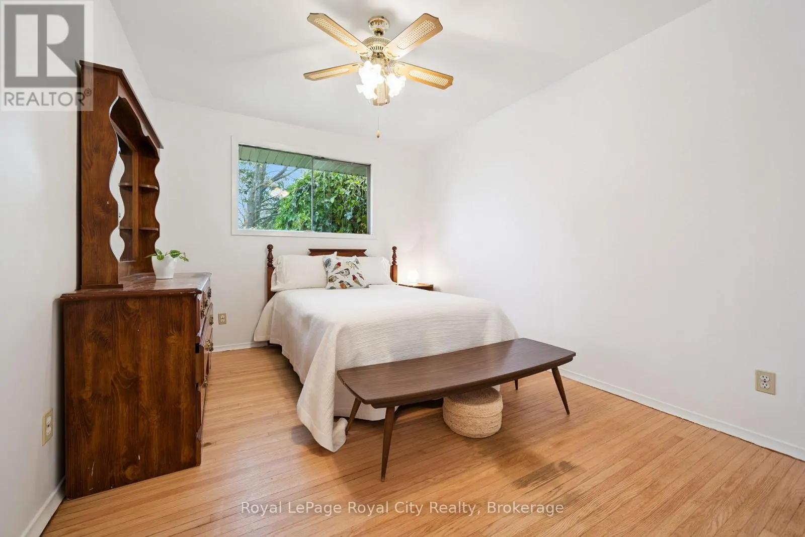 37 KENWOOD CRESCENT