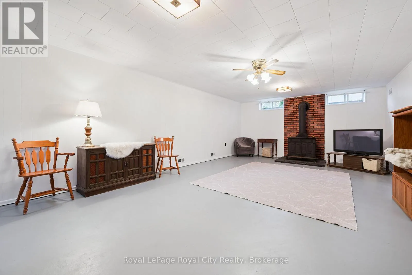 37 KENWOOD CRESCENT
