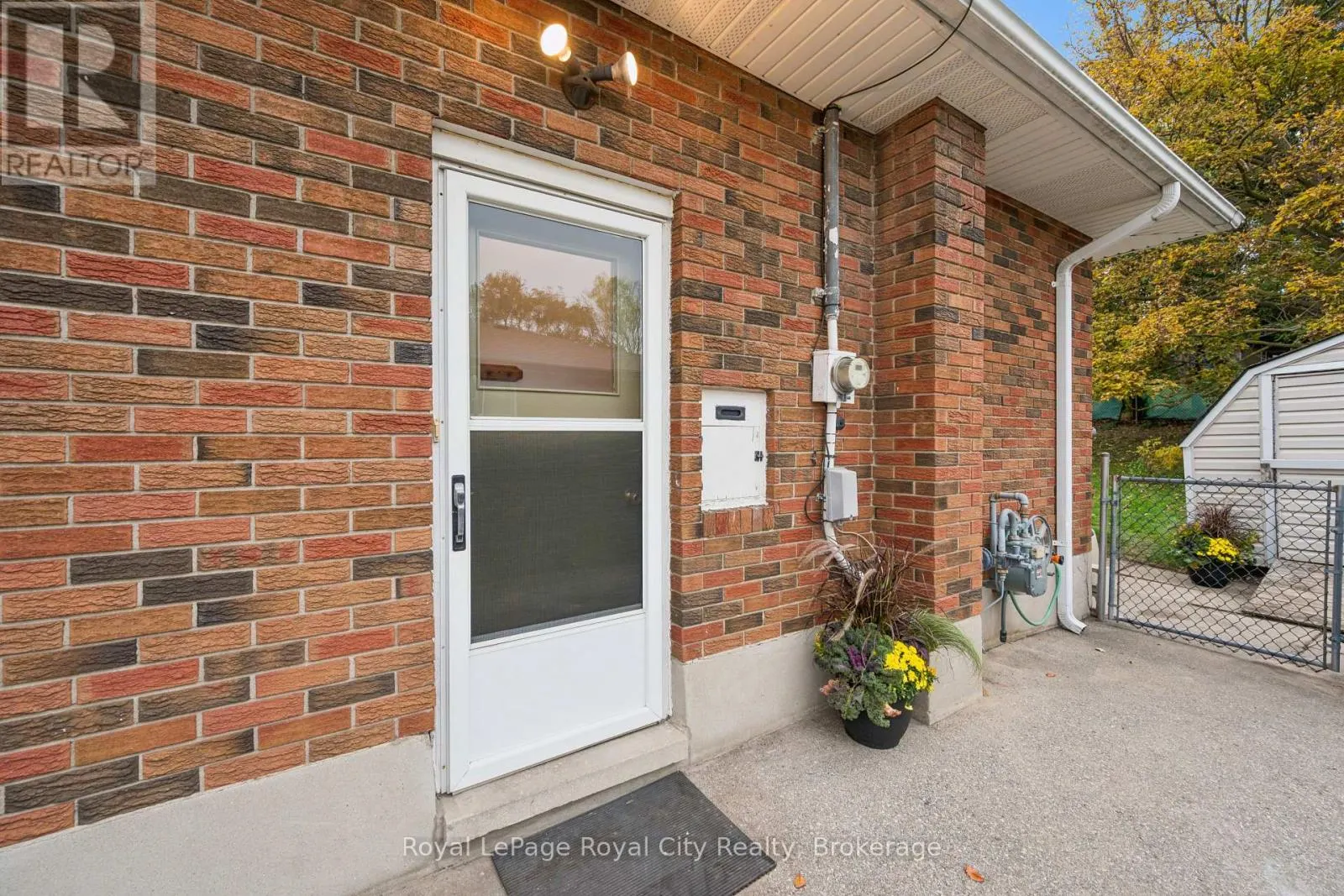 37 KENWOOD CRESCENT