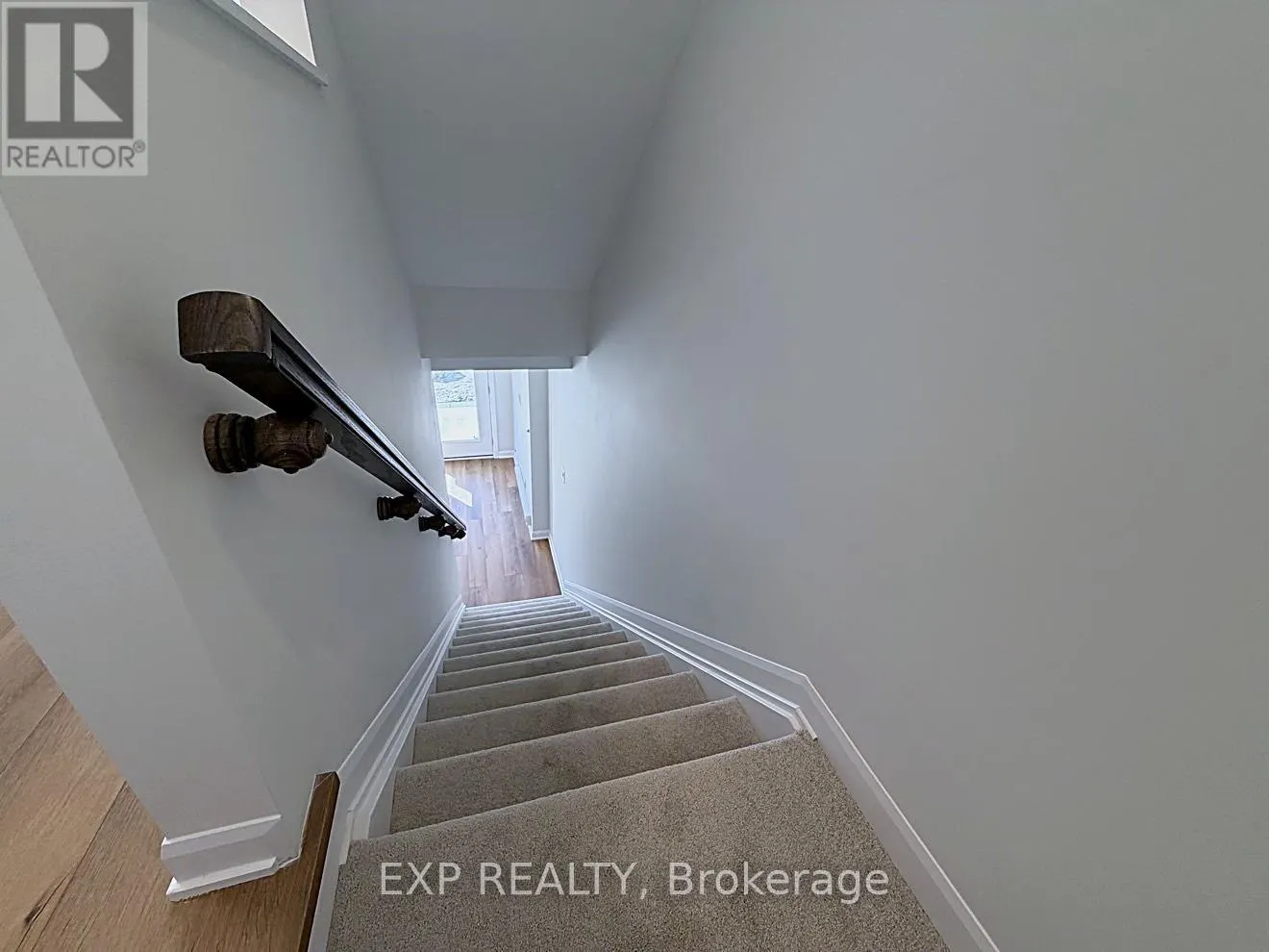 633 MOONGLADE CRESCENT