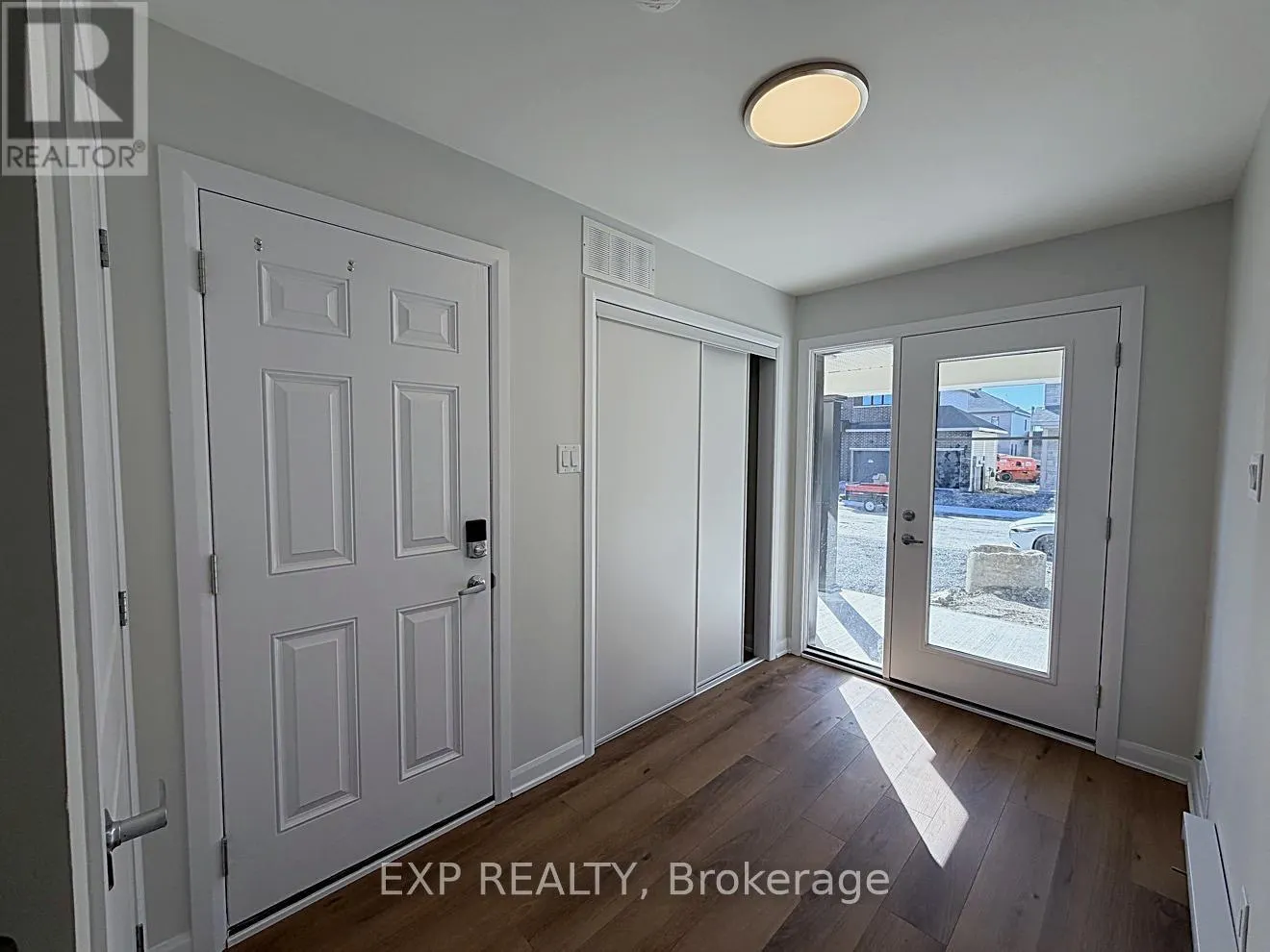 633 MOONGLADE CRESCENT