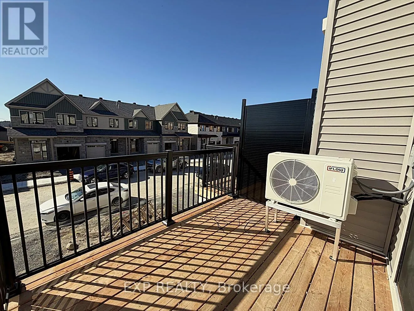 633 MOONGLADE CRESCENT