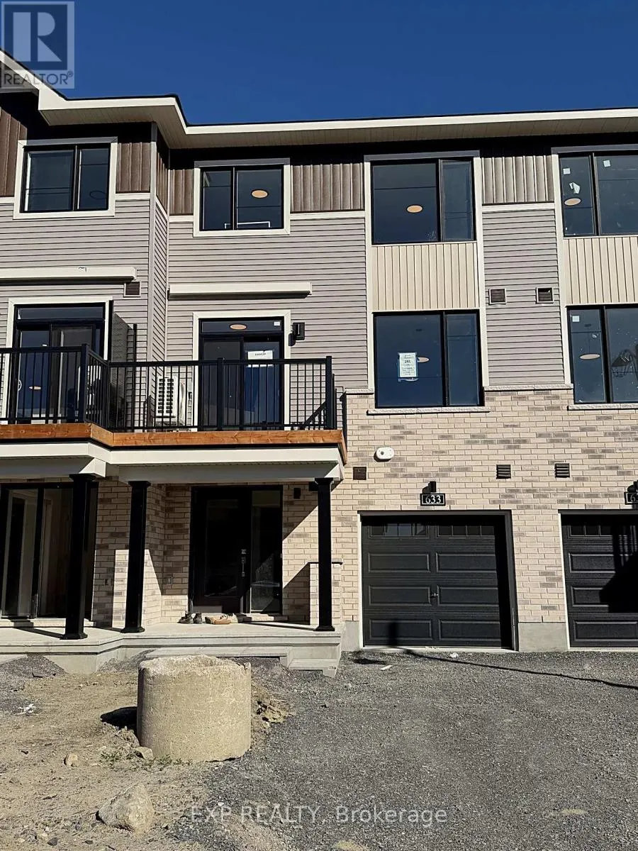 633 MOONGLADE CRESCENT