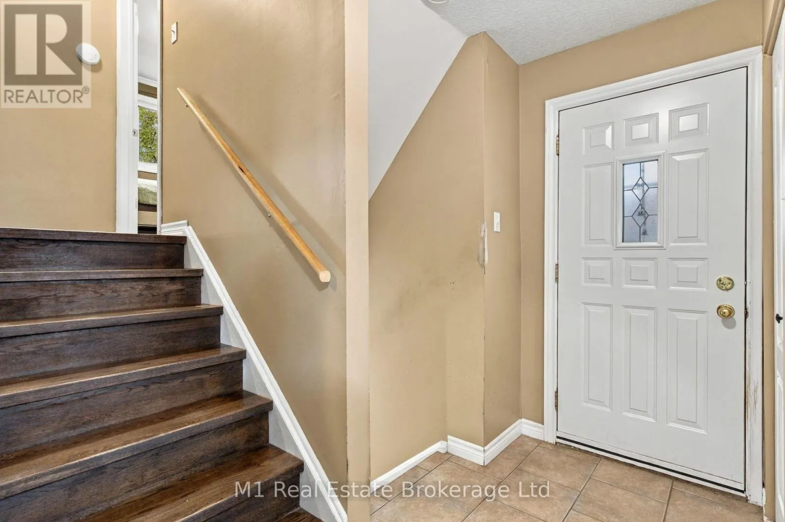 16 ELIOT PLACE