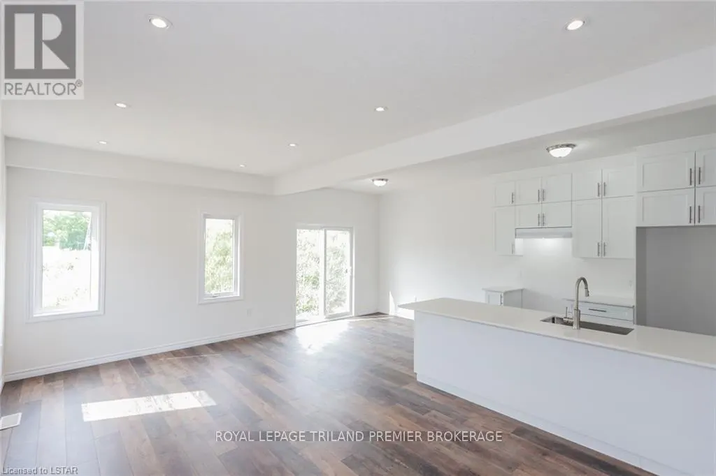 2232 CONSTANCE AVENUE