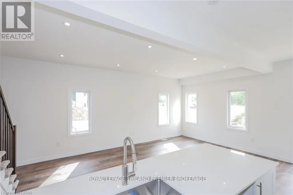 2232 CONSTANCE AVENUE