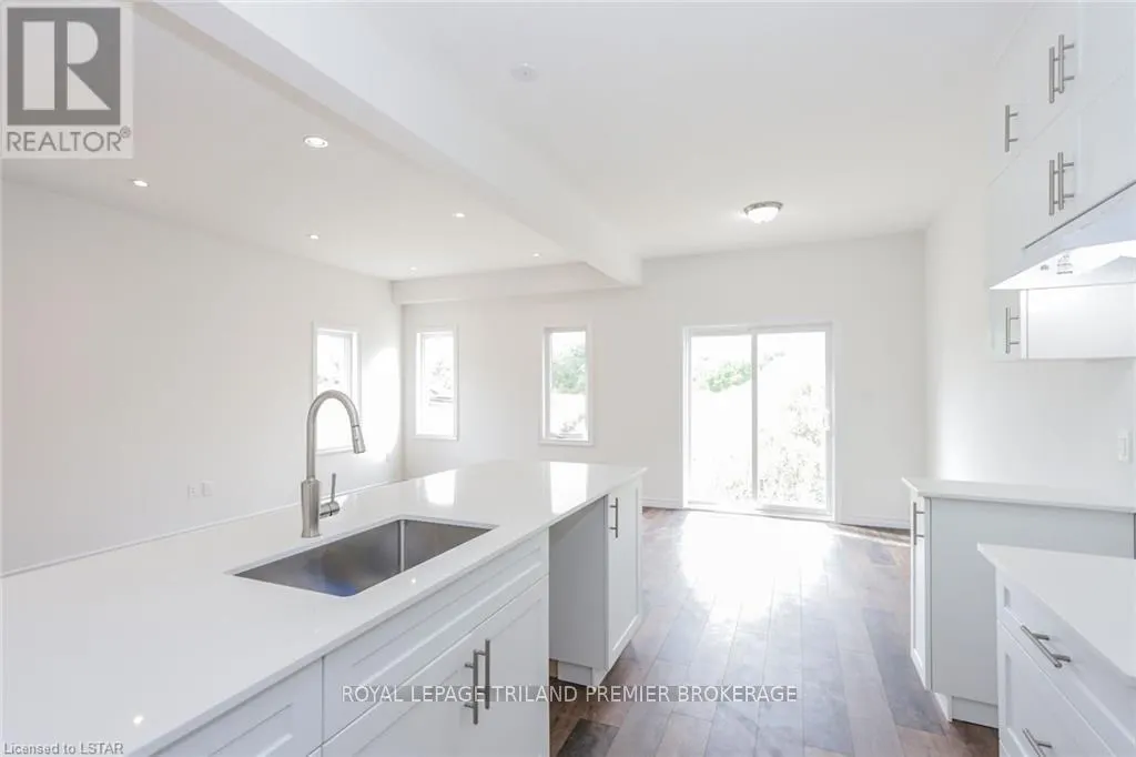 2232 CONSTANCE AVENUE