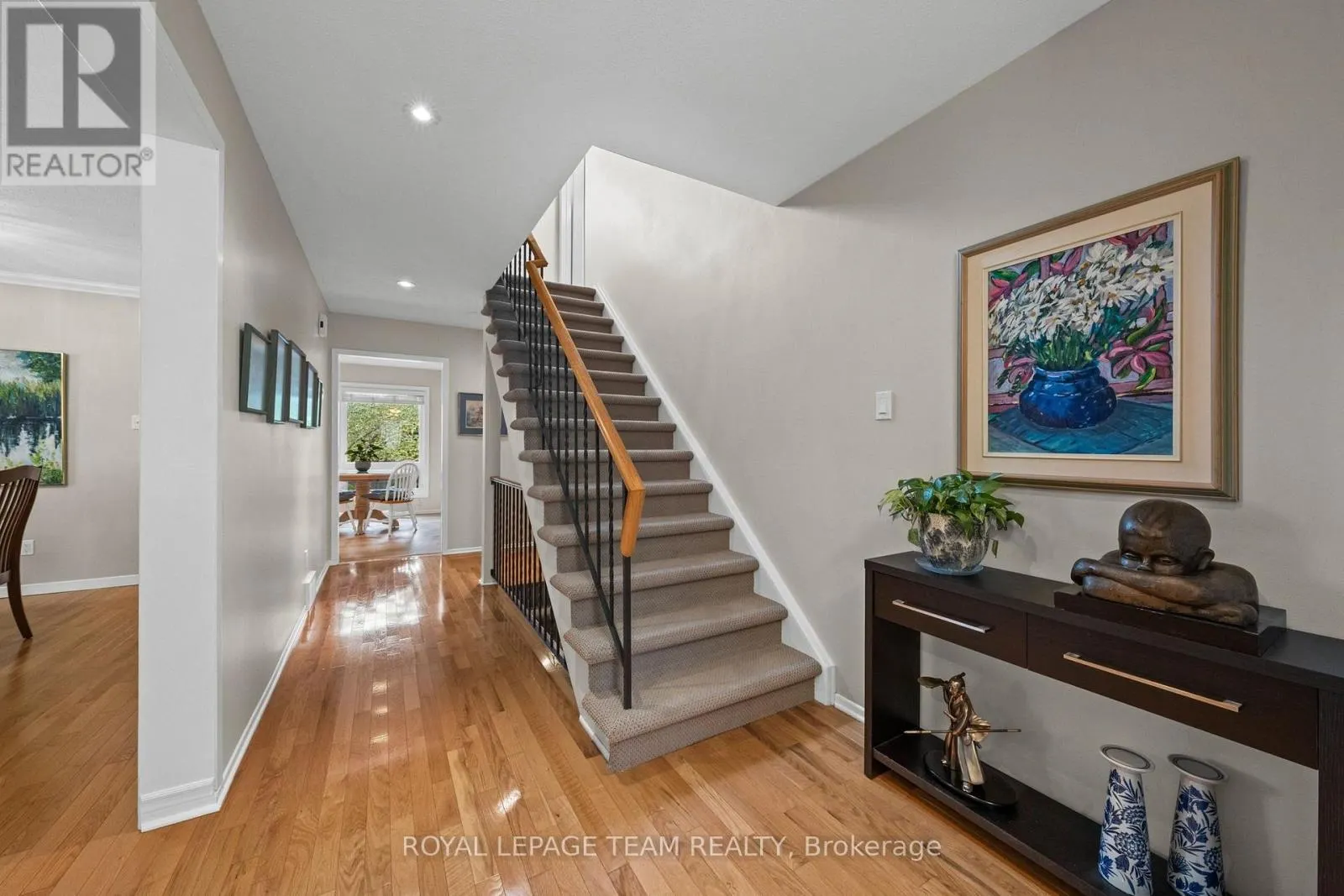 16 PHYLIS STREET