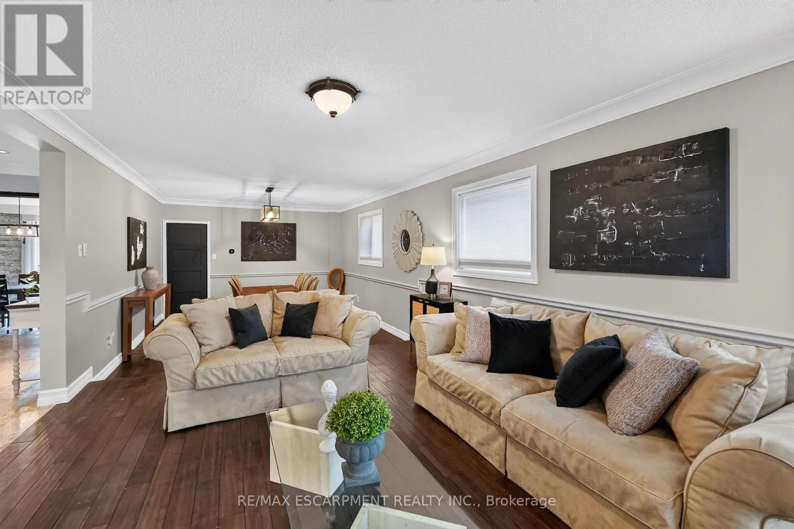 110 COVE CRESCENT