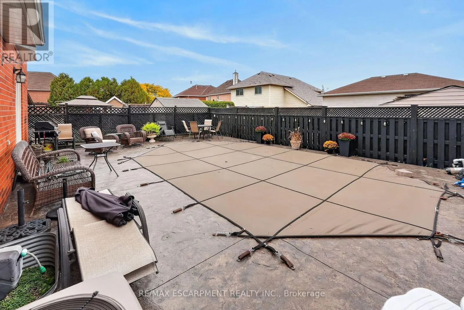 110 COVE CRESCENT