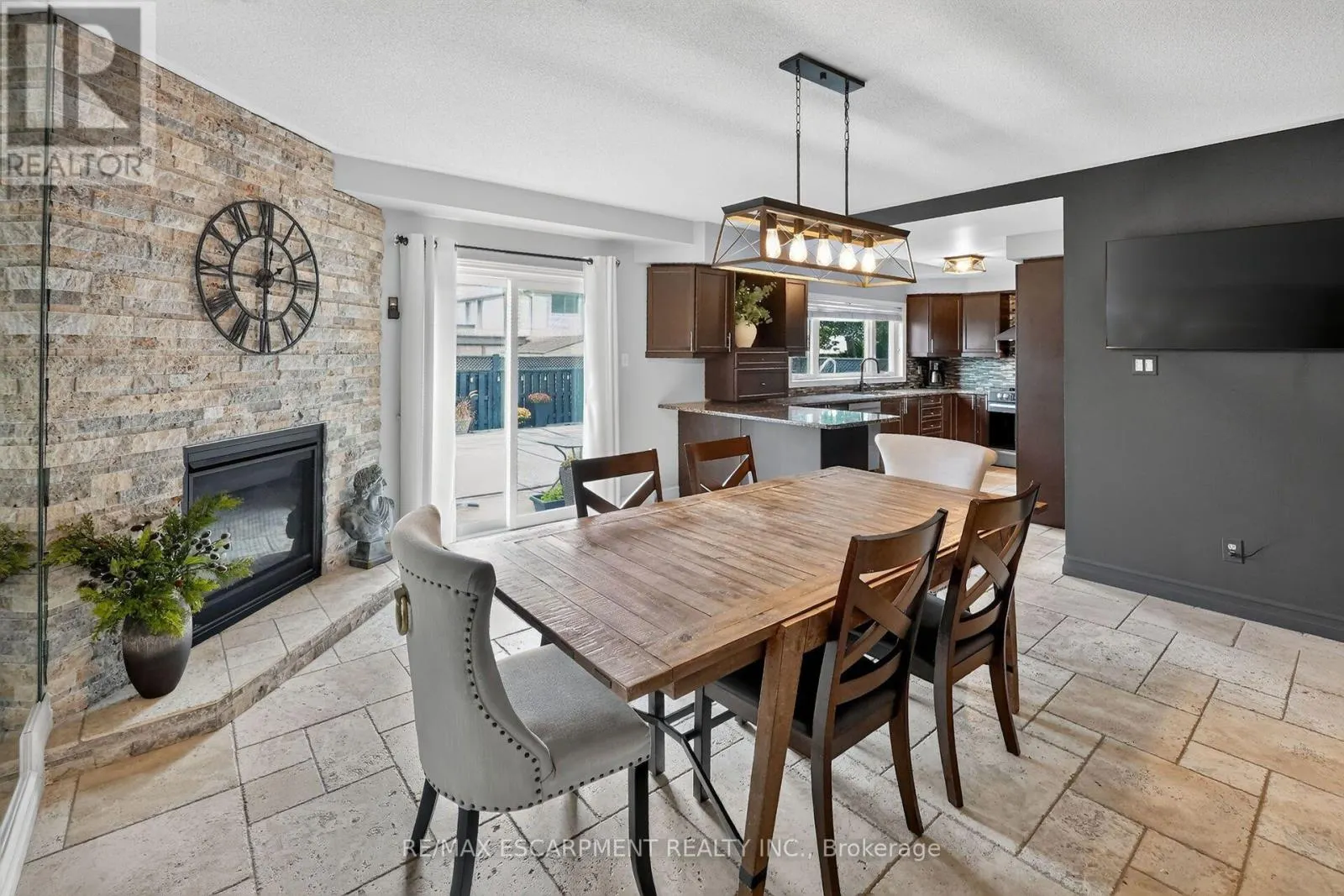 110 COVE CRESCENT