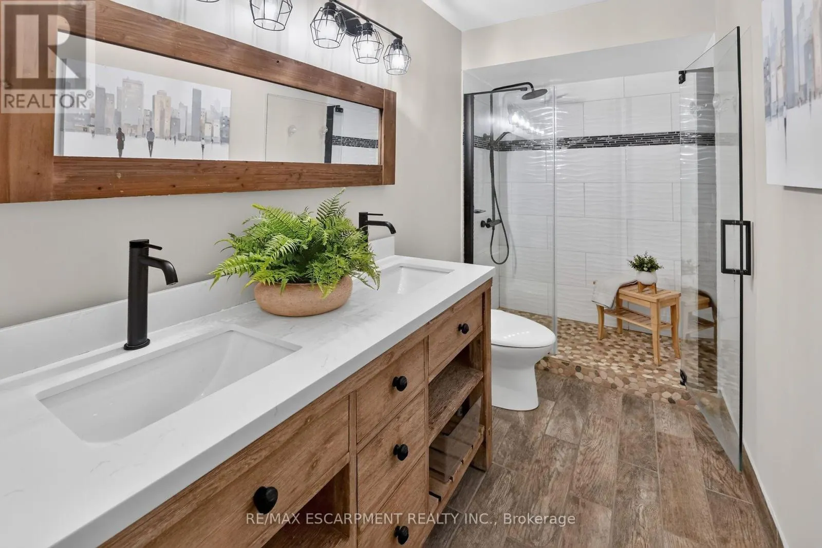 110 COVE CRESCENT
