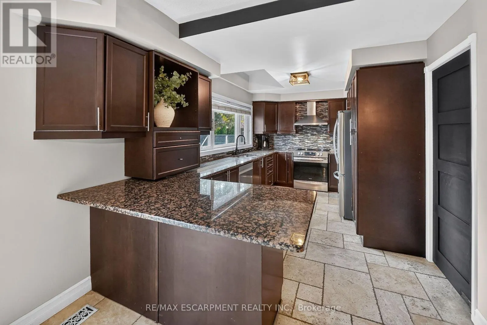 110 COVE CRESCENT