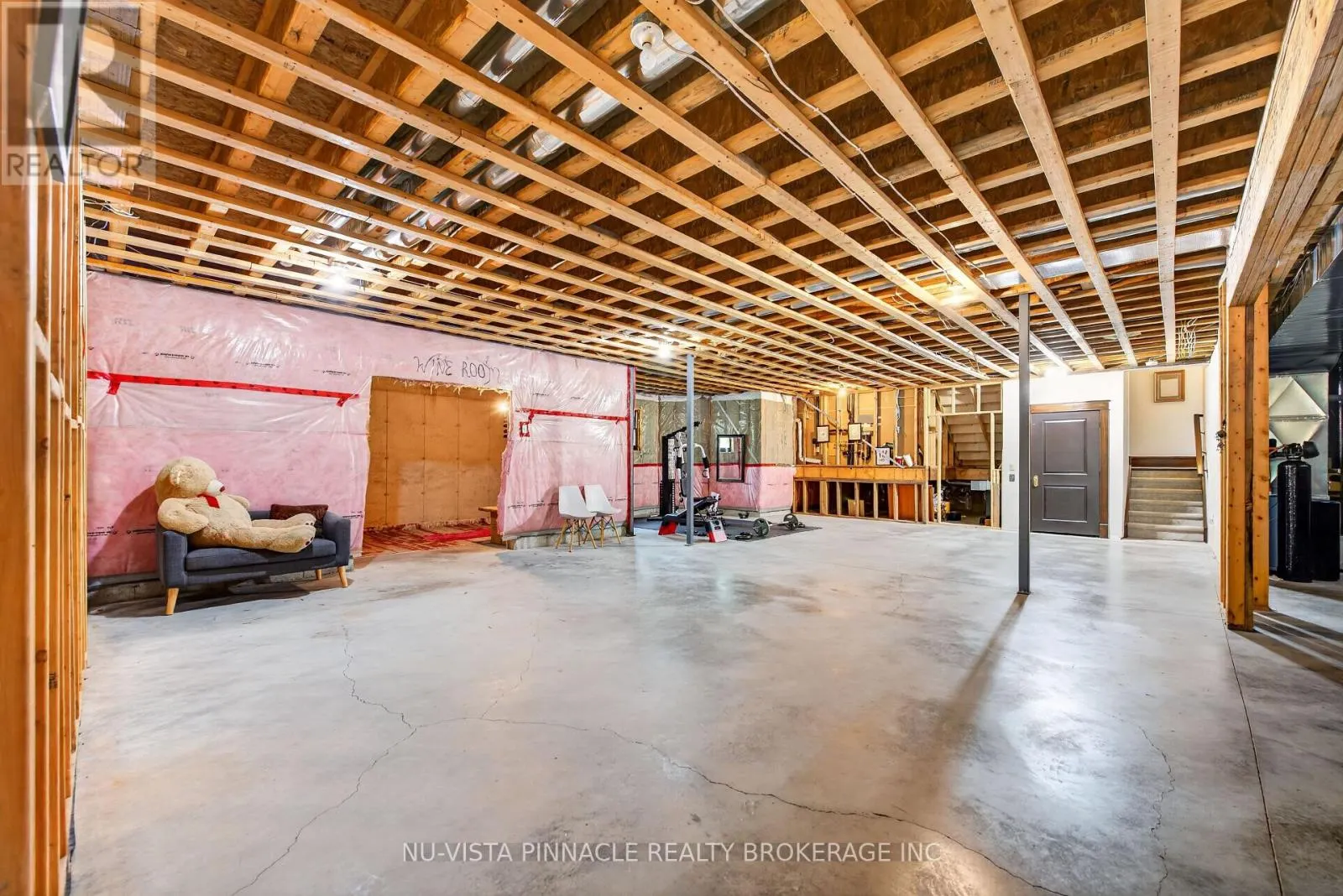 9082 FERNE DRIVE