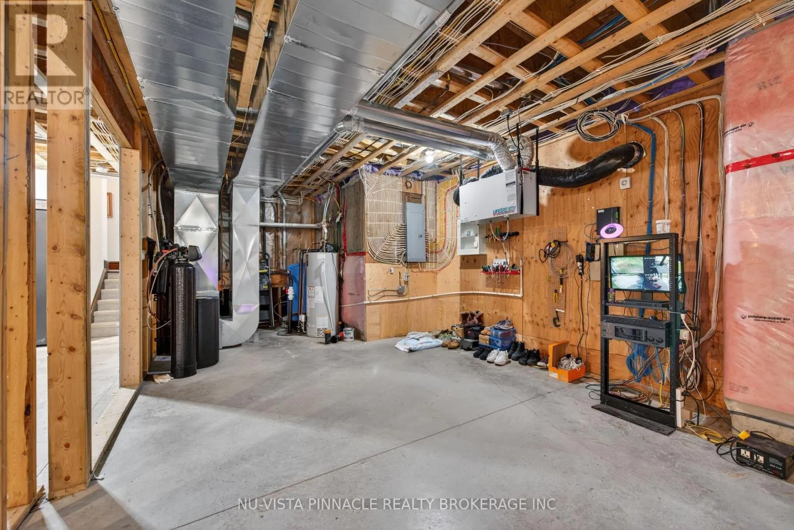 9082 FERNE DRIVE
