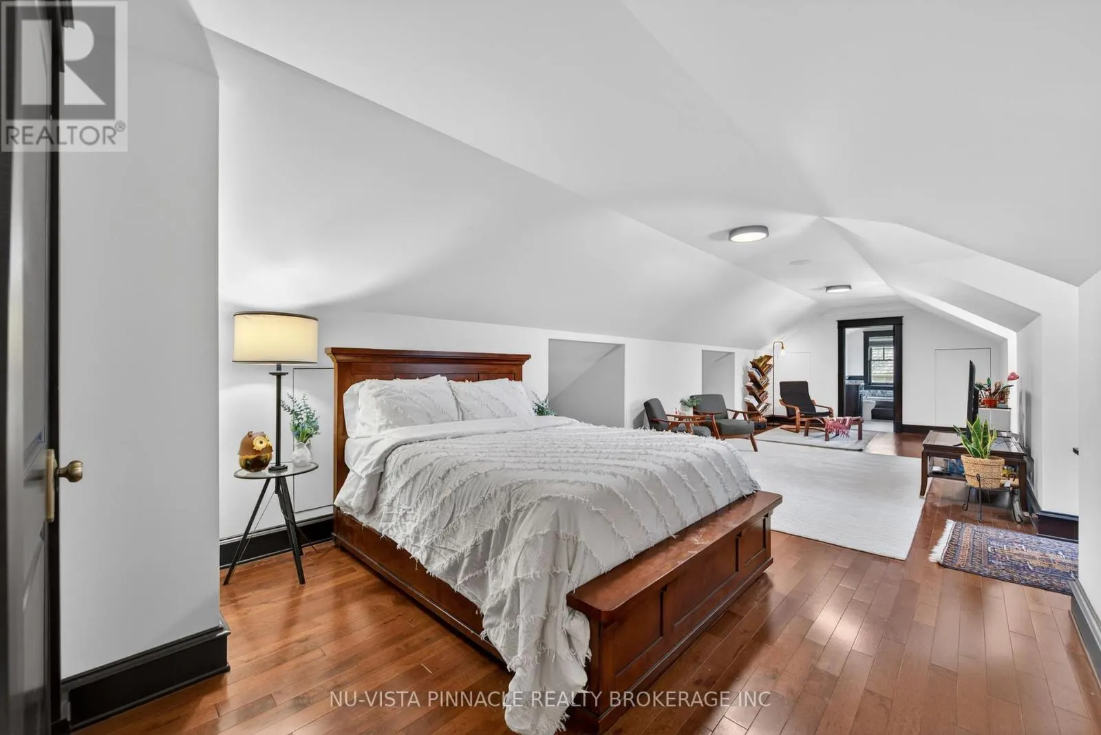 9082 FERNE DRIVE