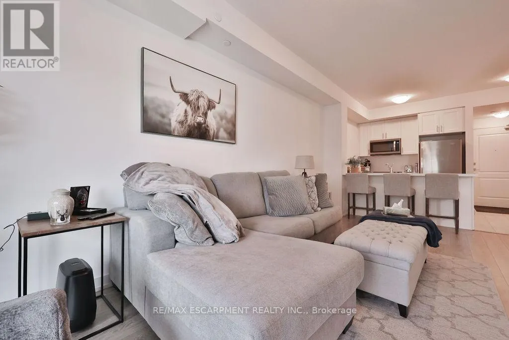 607 - 450 DUNDAS STREET E