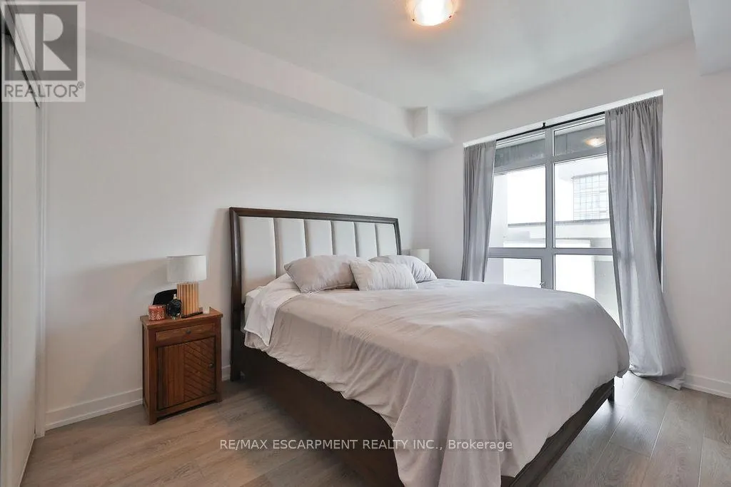 607 - 450 DUNDAS STREET E