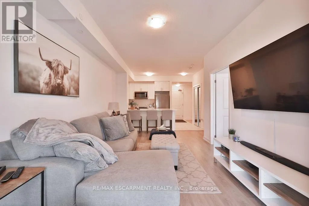 607 - 450 DUNDAS STREET E