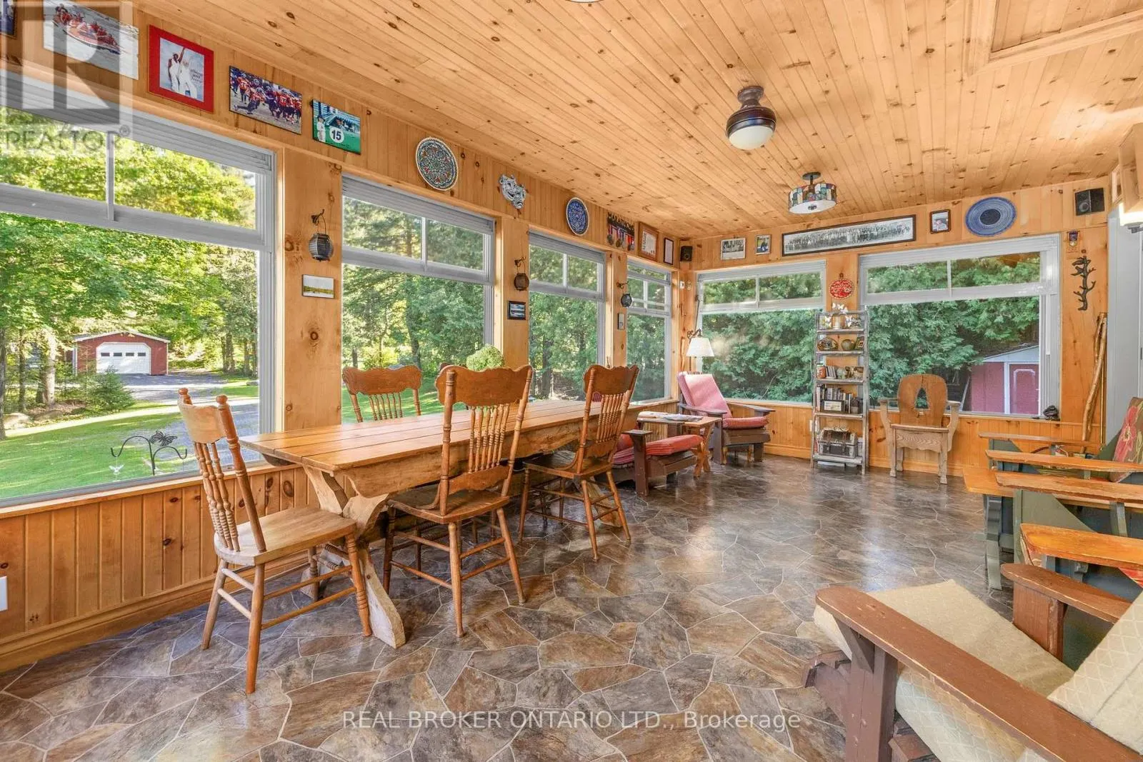 592 CALDWELL LANE