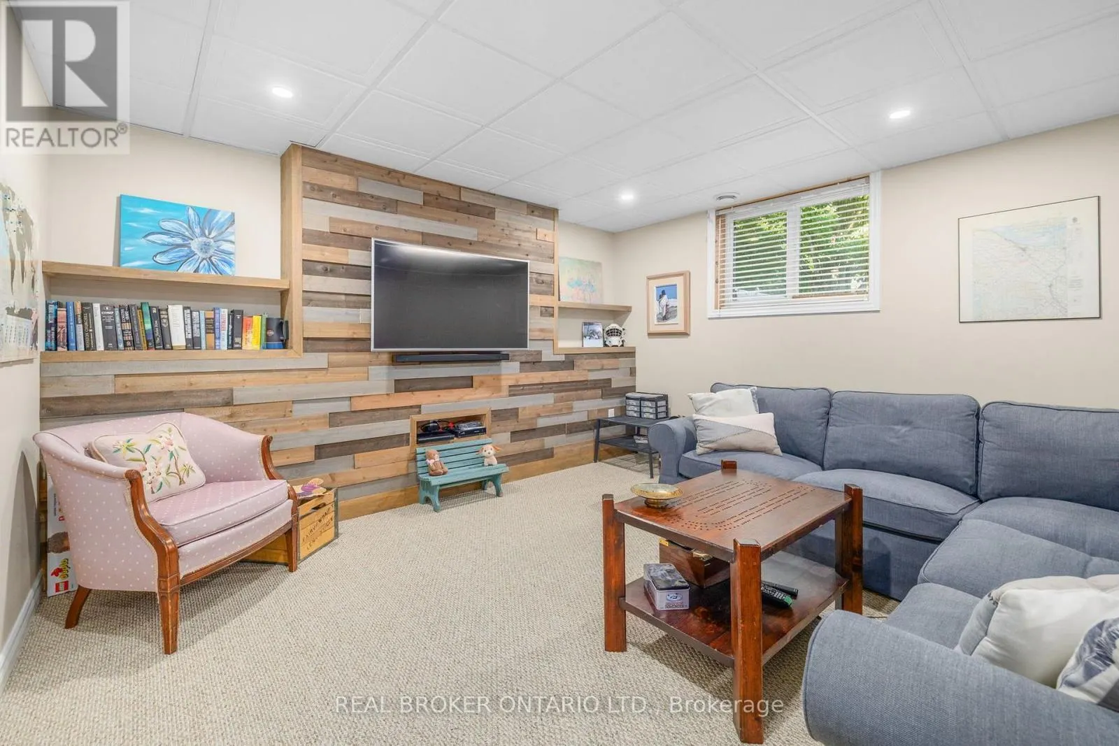 592 CALDWELL LANE