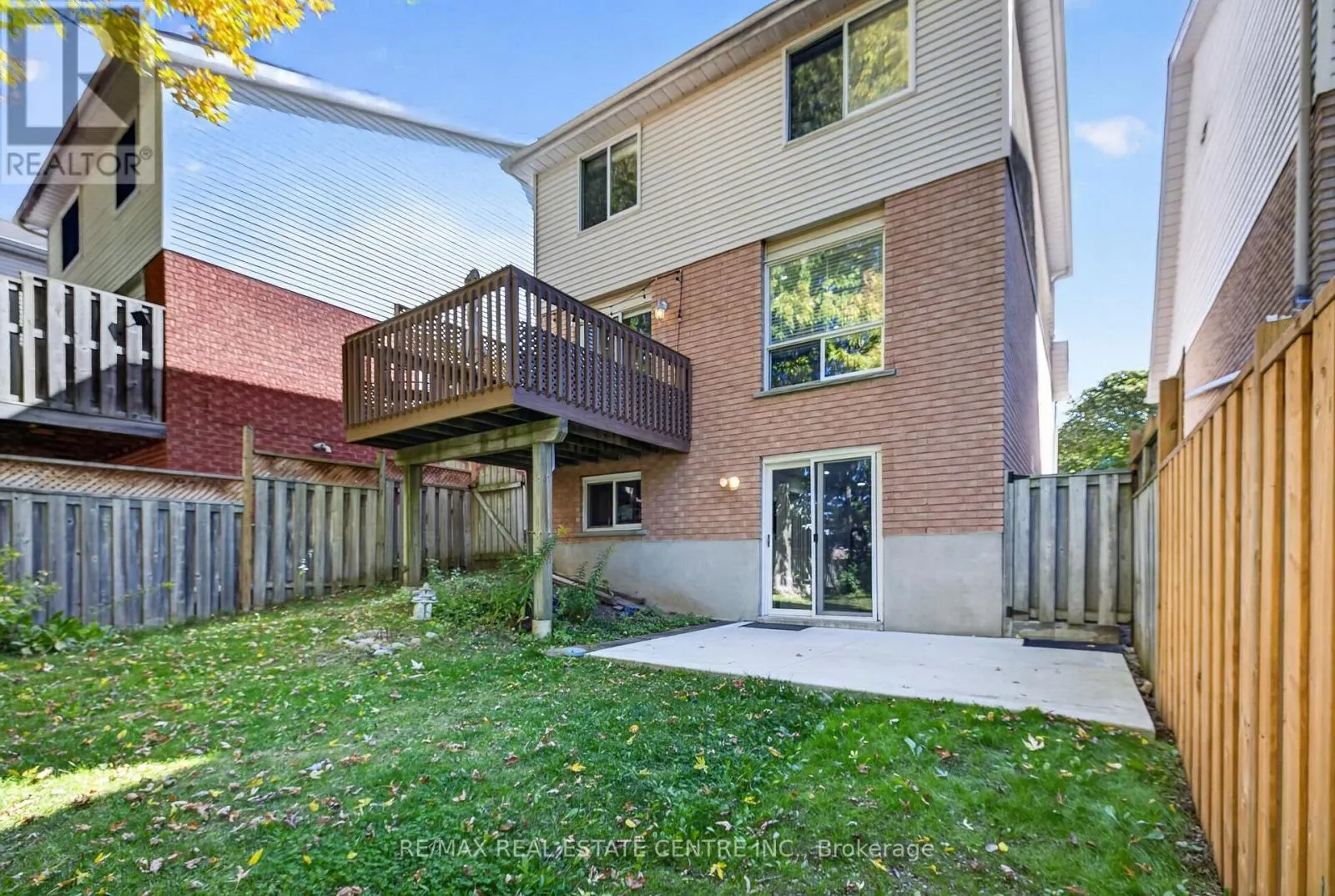 122 MOSS PLACE