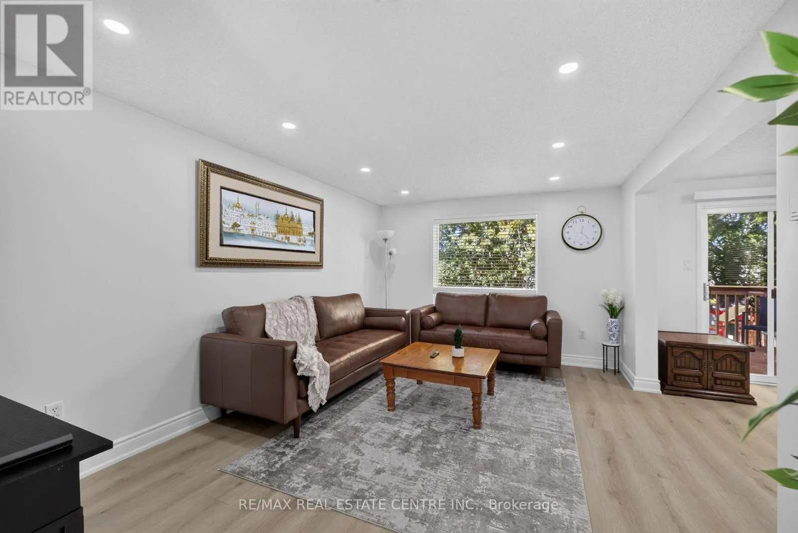122 MOSS PLACE