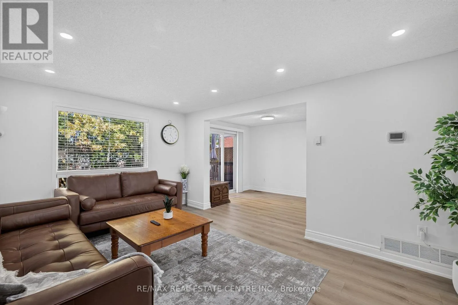 122 MOSS PLACE