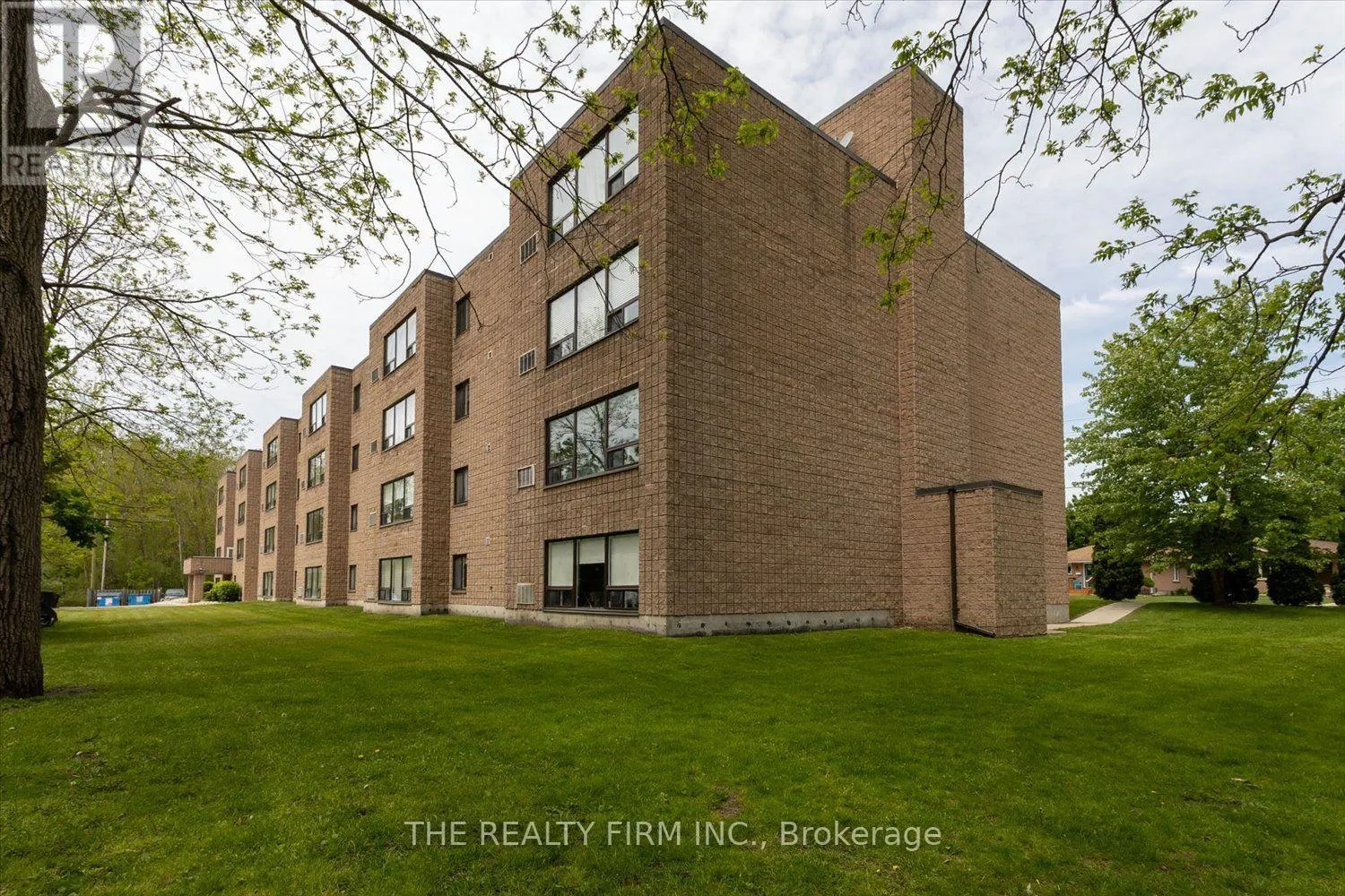 207 - 220 DUKE STREET #207