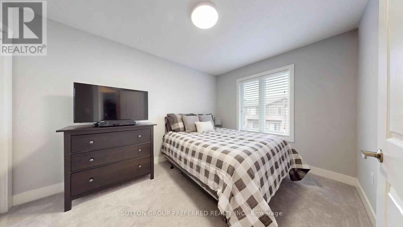 136 - 1960 DALMAGARRY ROAD #136