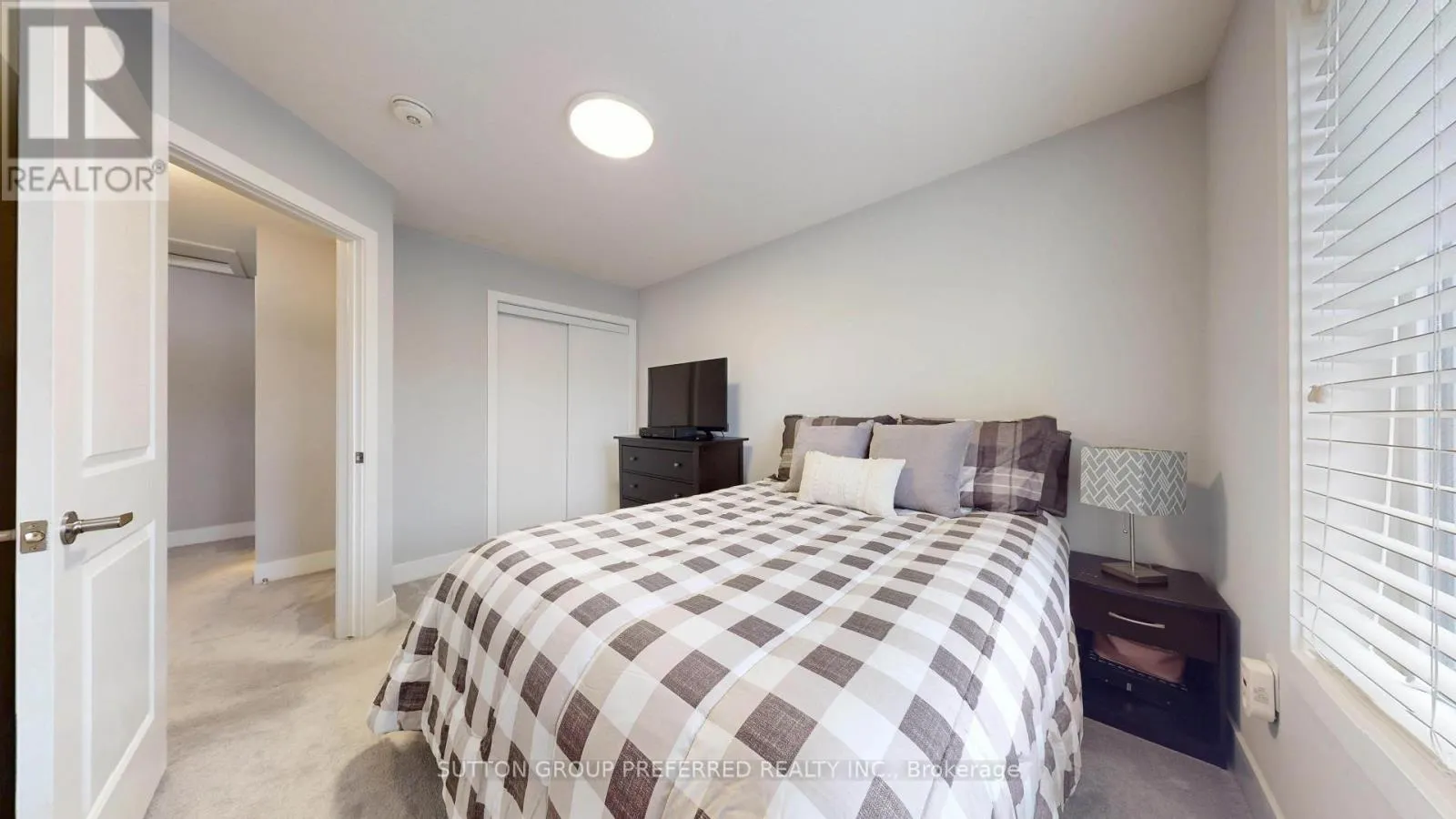 136 - 1960 DALMAGARRY ROAD #136
