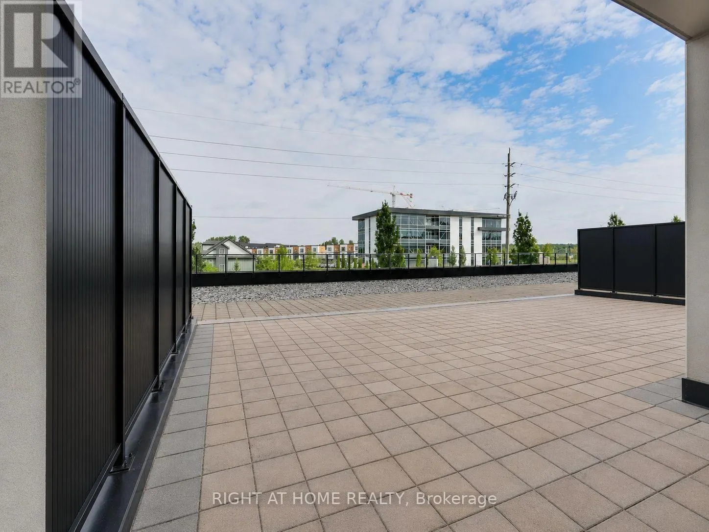 212 - 240 VILLAGEWALK BOULEVARD