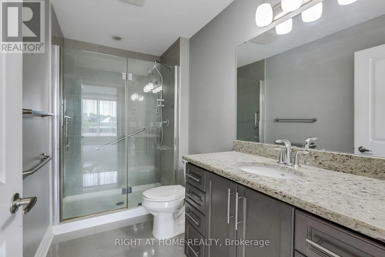 212 - 240 VILLAGEWALK BOULEVARD