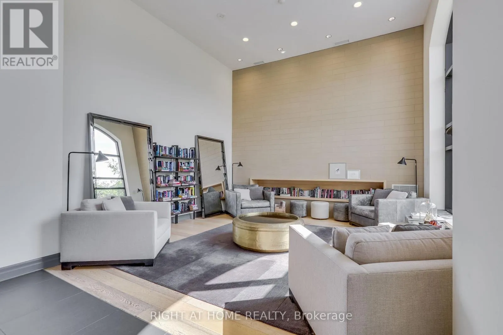 212 - 240 VILLAGEWALK BOULEVARD