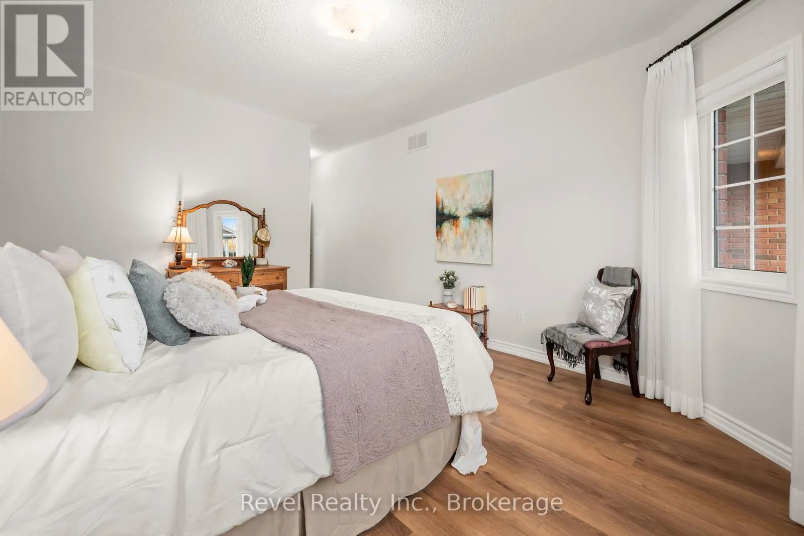 10 - 111 COLBORNE STREET #10