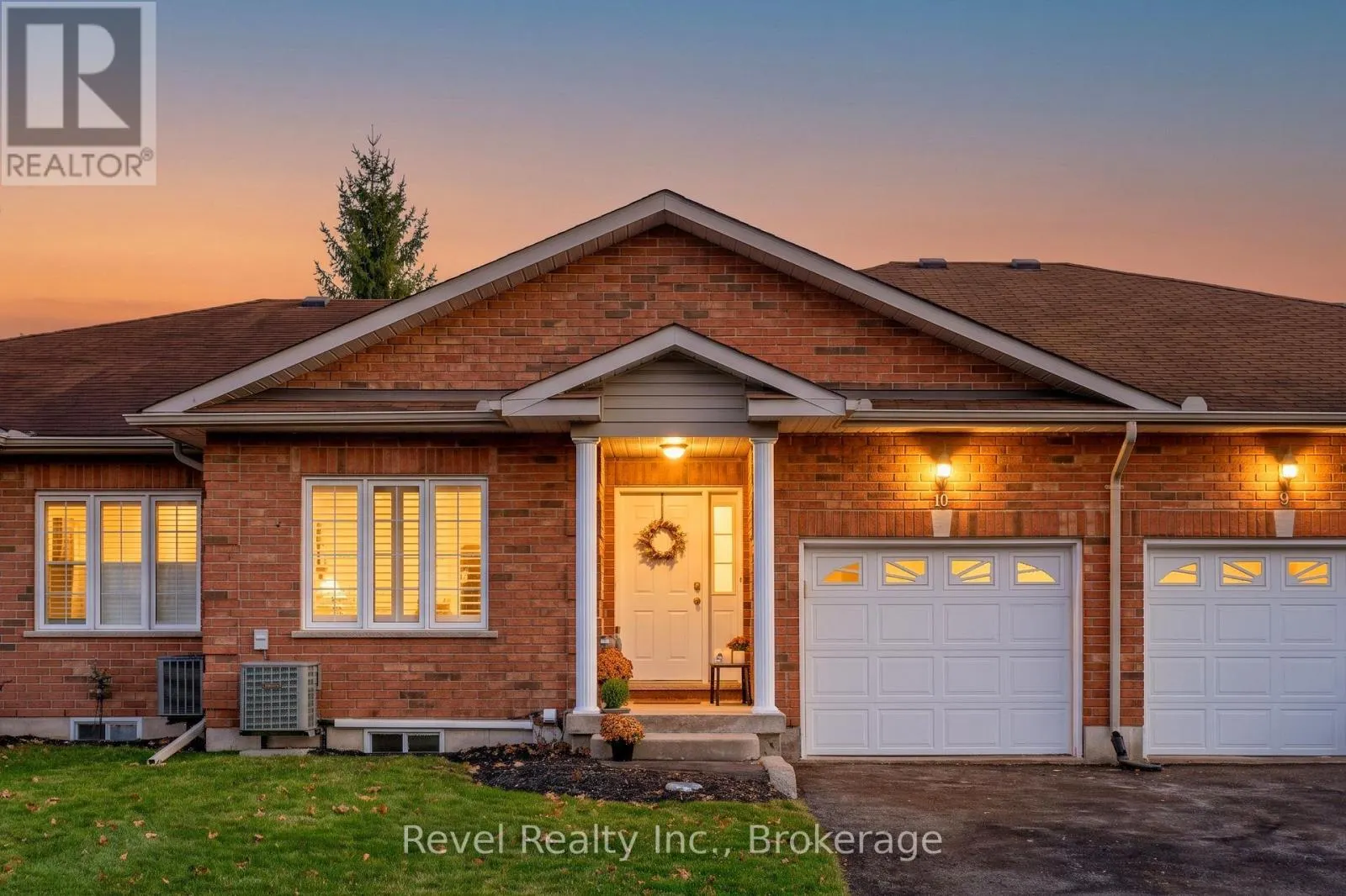 10 - 111 COLBORNE STREET #10