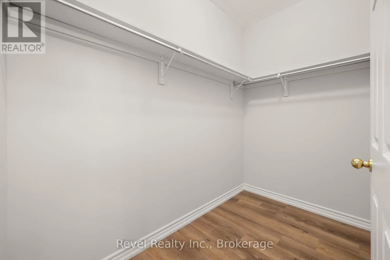 10 - 111 COLBORNE STREET #10