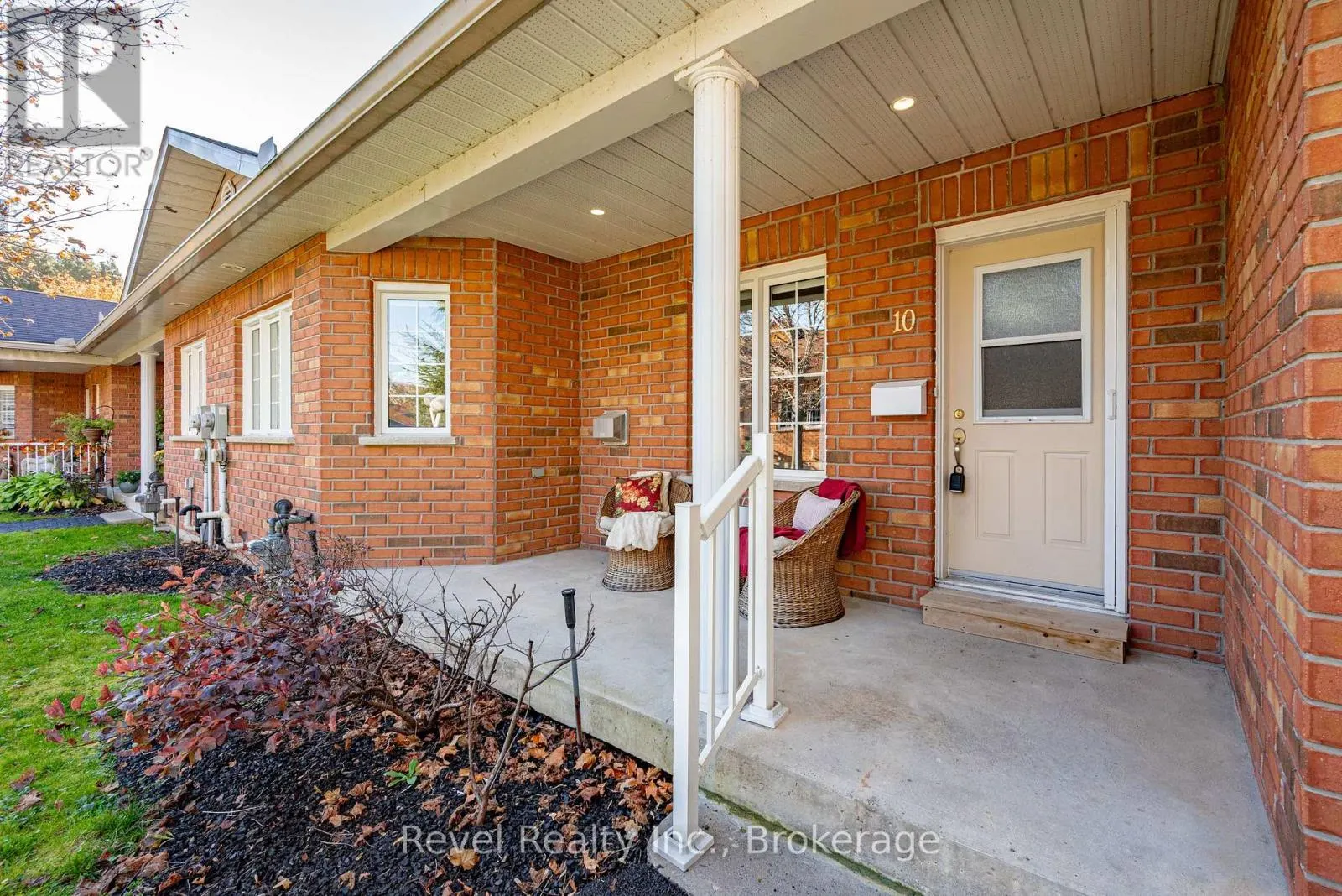 10 - 111 COLBORNE STREET #10